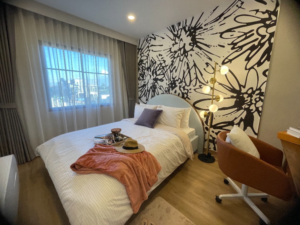 For SaleHousePathum Thani,Rangsit, Thammasat : Luxury 3-storey detached house for sale, Baan Nara Wongwaen-Ramintra, Modern European style, fully furnished. Near the entrance to the Chalong Rat Expressway (Chatuchot checkpoint), Fashion Island and The Promenade, Synphaet Hospital