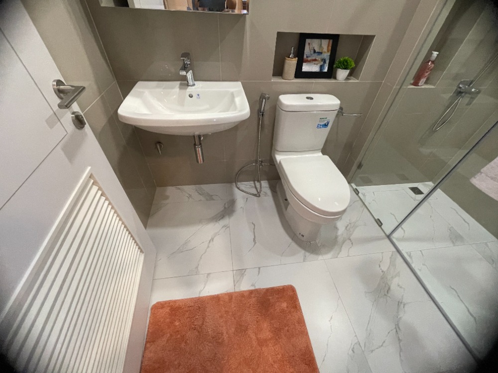 For SaleHousePathum Thani,Rangsit, Thammasat : Luxury 3-storey detached house for sale, Baan Nara Wongwaen-Ramintra, Modern European style, fully furnished. Near the entrance to the Chalong Rat Expressway (Chatuchot checkpoint), Fashion Island and The Promenade, Synphaet Hospital