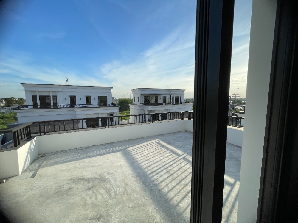 For SaleHousePathum Thani,Rangsit, Thammasat : Luxury 3-storey detached house for sale, Baan Nara Wongwaen-Ramintra, Modern European style, fully furnished. Near the entrance to the Chalong Rat Expressway (Chatuchot checkpoint), Fashion Island and The Promenade, Synphaet Hospital