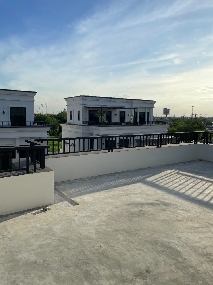 For SaleHousePathum Thani,Rangsit, Thammasat : Luxury 3-storey detached house for sale, Baan Nara Wongwaen-Ramintra, Modern European style, fully furnished. Near the entrance to the Chalong Rat Expressway (Chatuchot checkpoint), Fashion Island and The Promenade, Synphaet Hospital