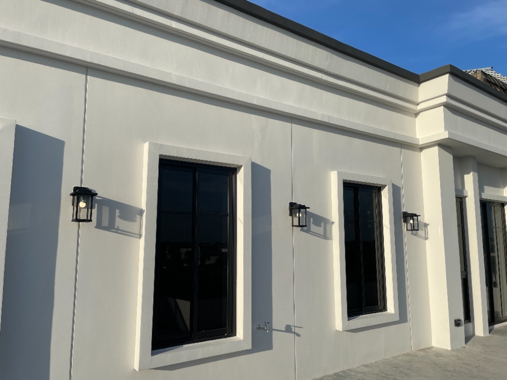 For SaleHousePathum Thani,Rangsit, Thammasat : Luxury 3-storey detached house for sale, Baan Nara Wongwaen-Ramintra, Modern European style, fully furnished. Near the entrance to the Chalong Rat Expressway (Chatuchot checkpoint), Fashion Island and The Promenade, Synphaet Hospital