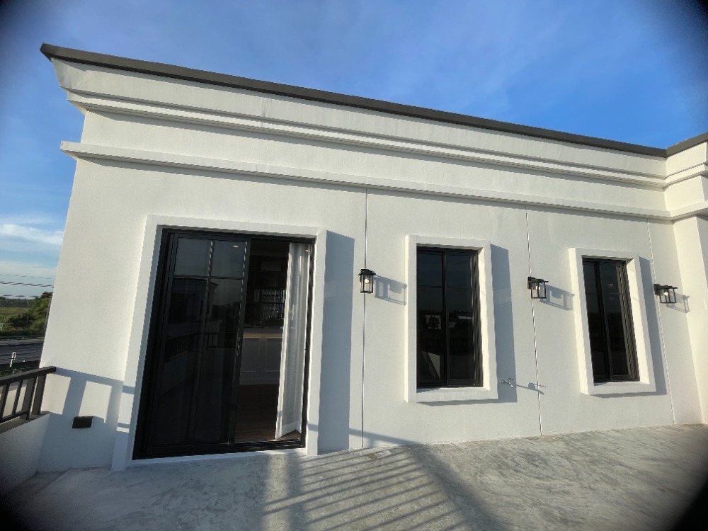 For SaleHousePathum Thani,Rangsit, Thammasat : Luxury 3-storey detached house for sale, Baan Nara Wongwaen-Ramintra, Modern European style, fully furnished. Near the entrance to the Chalong Rat Expressway (Chatuchot checkpoint), Fashion Island and The Promenade, Synphaet Hospital