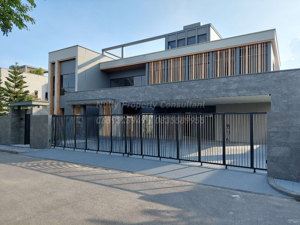 For SaleHouseLadkrabang, Suwannaphum Airport : LAKE LEGEND Bangna-Suvarnabhumi Luxurious lakeside with elevator and private pool