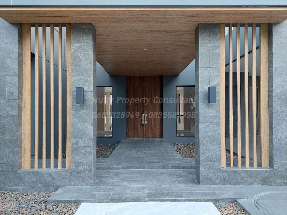 For SaleHouseLadkrabang, Suwannaphum Airport : LAKE LEGEND Bangna-Suvarnabhumi Luxurious lakeside with elevator and private pool