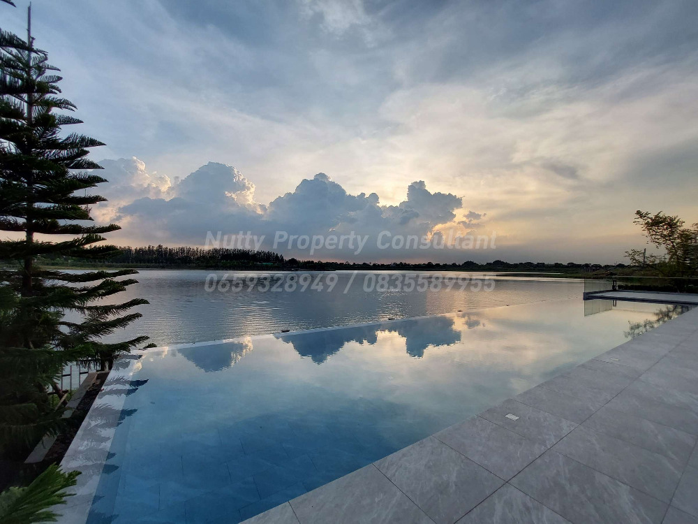 For SaleHouseLadkrabang, Suwannaphum Airport : LAKE LEGEND Bangna-Suvarnabhumi Luxurious lakeside with elevator and private pool