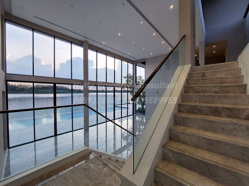 For SaleHouseLadkrabang, Suwannaphum Airport : LAKE LEGEND Bangna-Suvarnabhumi Luxurious lakeside with elevator and private pool