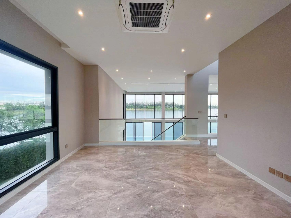 For SaleHouseLadkrabang, Suwannaphum Airport : LAKE LEGEND Bangna-Suvarnabhumi Luxurious lakeside with elevator and private pool