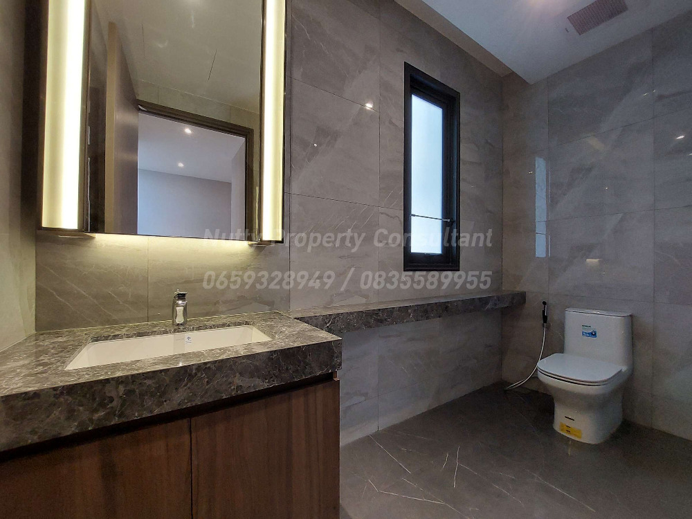 For SaleHouseLadkrabang, Suwannaphum Airport : LAKE LEGEND Bangna-Suvarnabhumi Luxurious lakeside with elevator and private pool