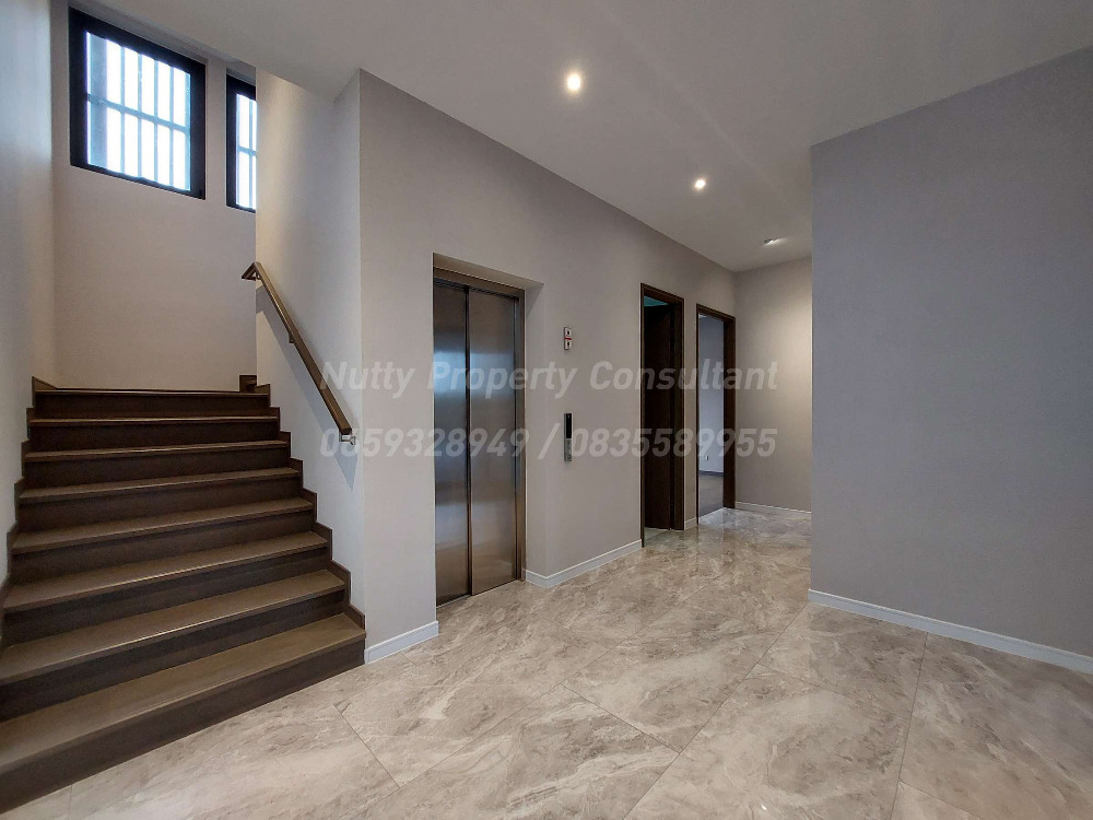 For SaleHouseLadkrabang, Suwannaphum Airport : LAKE LEGEND Bangna-Suvarnabhumi Luxurious lakeside with elevator and private pool