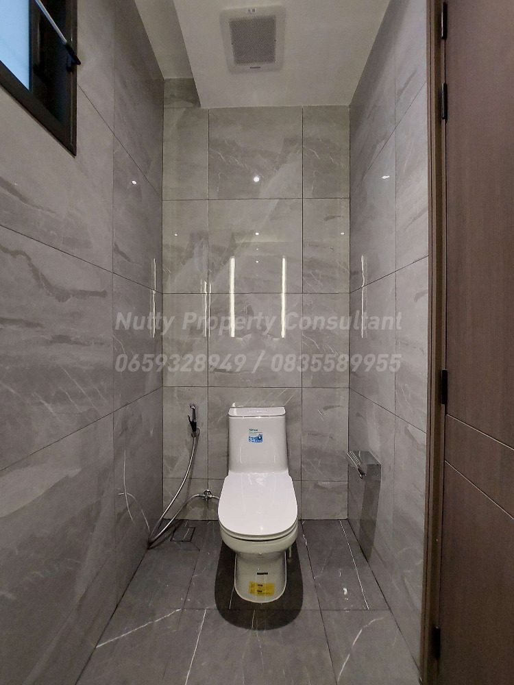 For SaleHouseLadkrabang, Suwannaphum Airport : LAKE LEGEND Bangna-Suvarnabhumi Luxurious lakeside with elevator and private pool