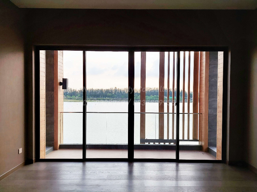 For SaleHouseLadkrabang, Suwannaphum Airport : LAKE LEGEND Bangna-Suvarnabhumi Luxurious lakeside with elevator and private pool