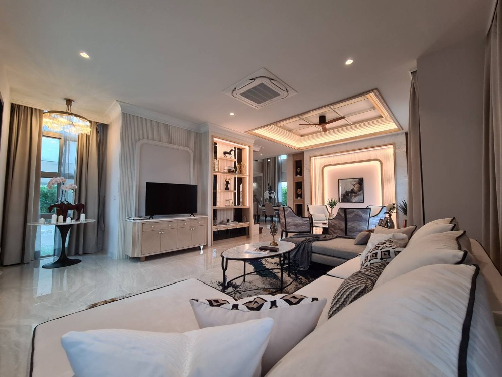 For RentHousePattanakan, Srinakarin : Perfect Place Rama 9-Krungthep Kreetha for rent