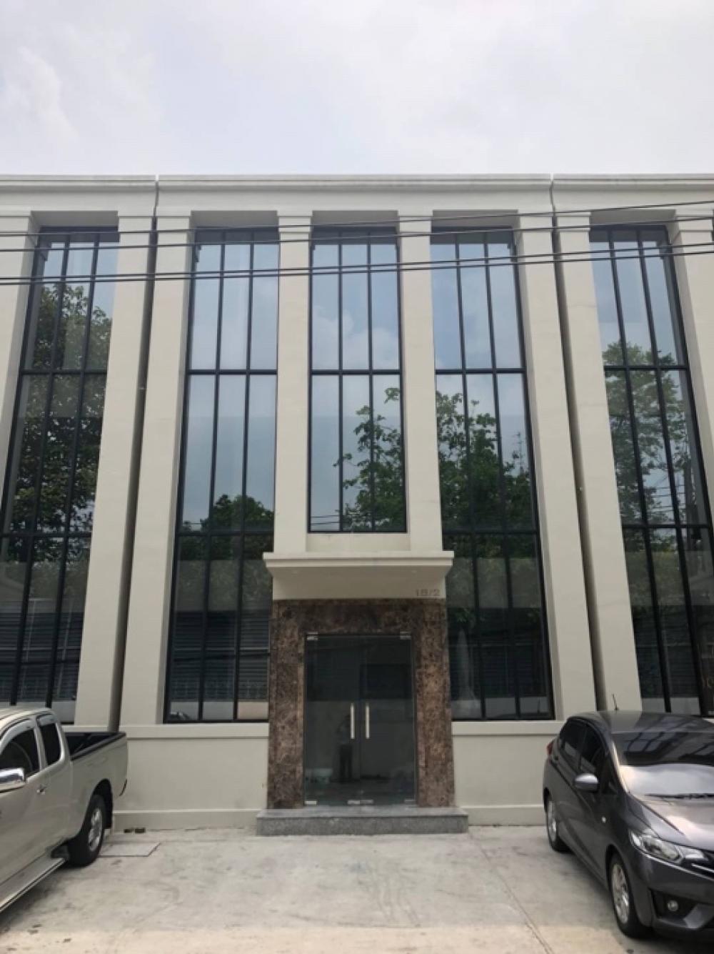 For RentWarehouseOnnut, Udomsuk : Home Office & Warehouse for Rent Near BTS Udomsuk