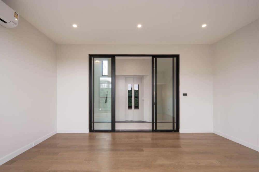 For SaleHousePattanakan, Srinakarin : Luxury House For Sale Cinq Royal Krungthep Kreetha