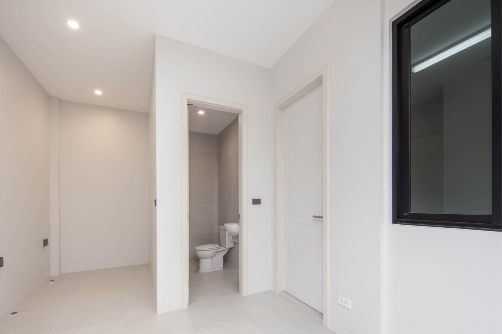 For SaleHousePattanakan, Srinakarin : Luxury House For Sale Cinq Royal Krungthep Kreetha