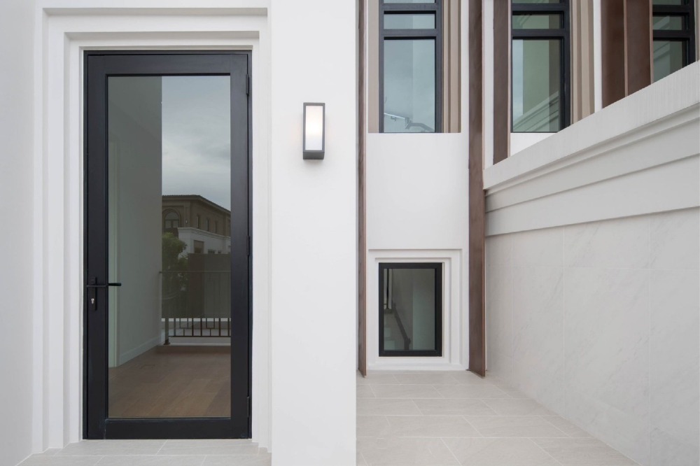 For SaleHousePattanakan, Srinakarin : Luxury House For Sale Cinq Royal Krungthep Kreetha