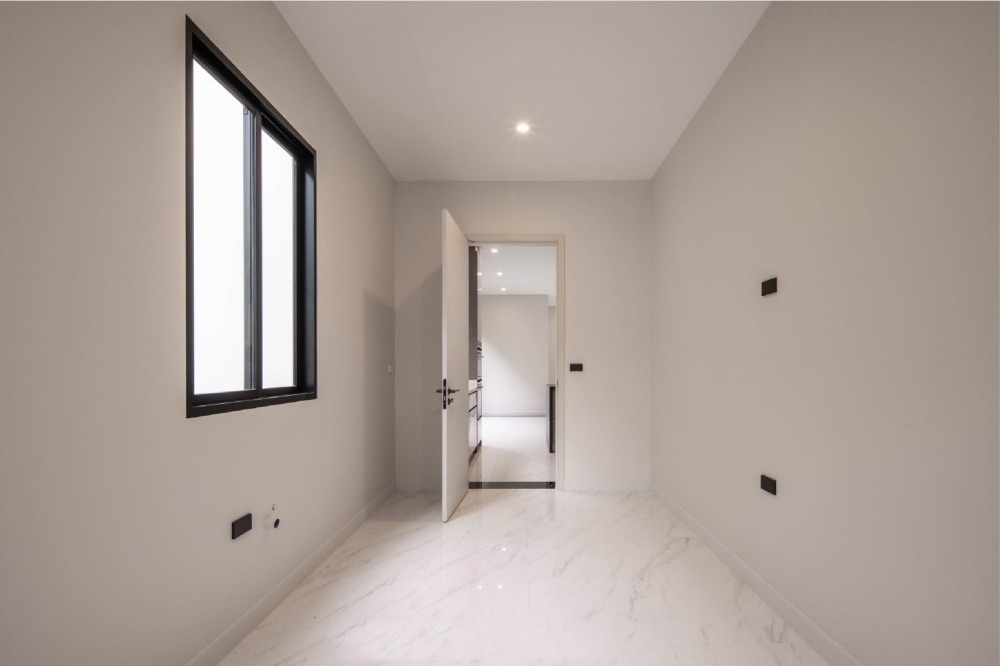 For SaleHousePattanakan, Srinakarin : Luxury House For Sale Cinq Royal Krungthep Kreetha