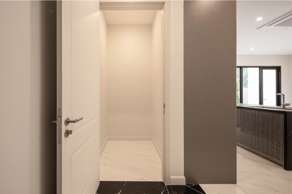 For SaleHousePattanakan, Srinakarin : Luxury House For Sale Cinq Royal Krungthep Kreetha