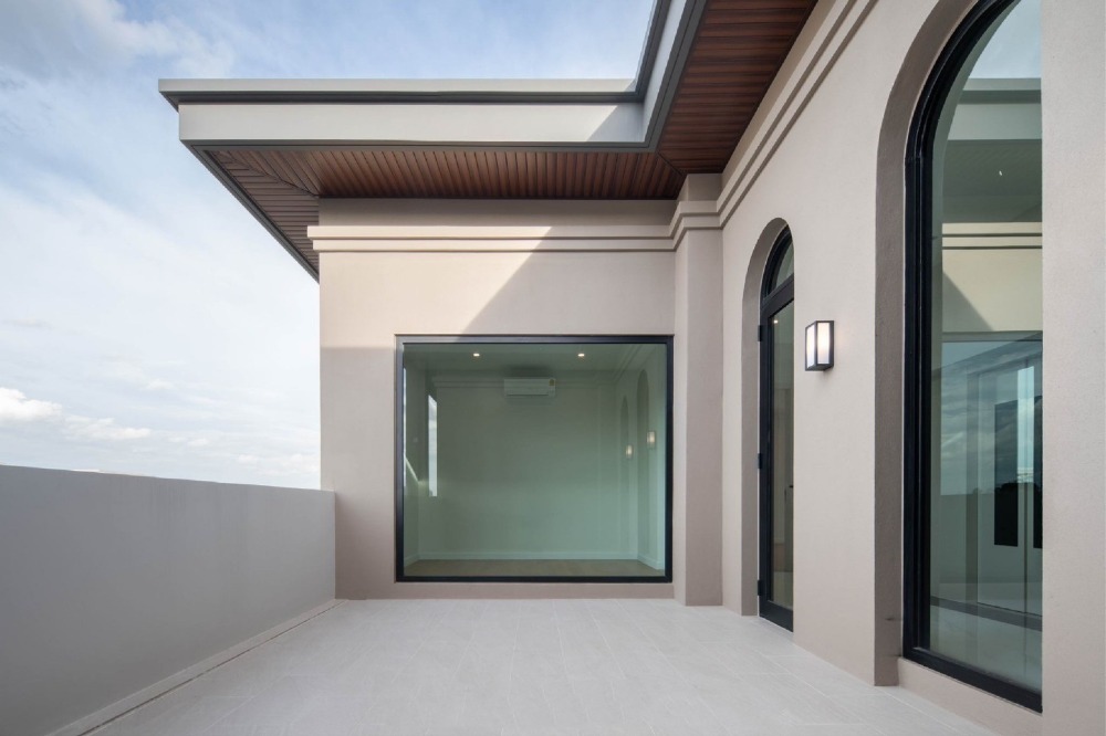 For SaleHousePattanakan, Srinakarin : Luxury House For Sale Cinq Royal Krungthep Kreetha