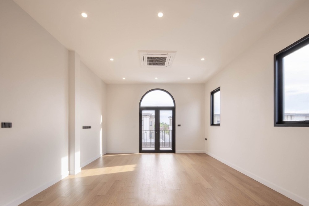 For SaleHousePattanakan, Srinakarin : Luxury House For Sale Cinq Royal Krungthep Kreetha