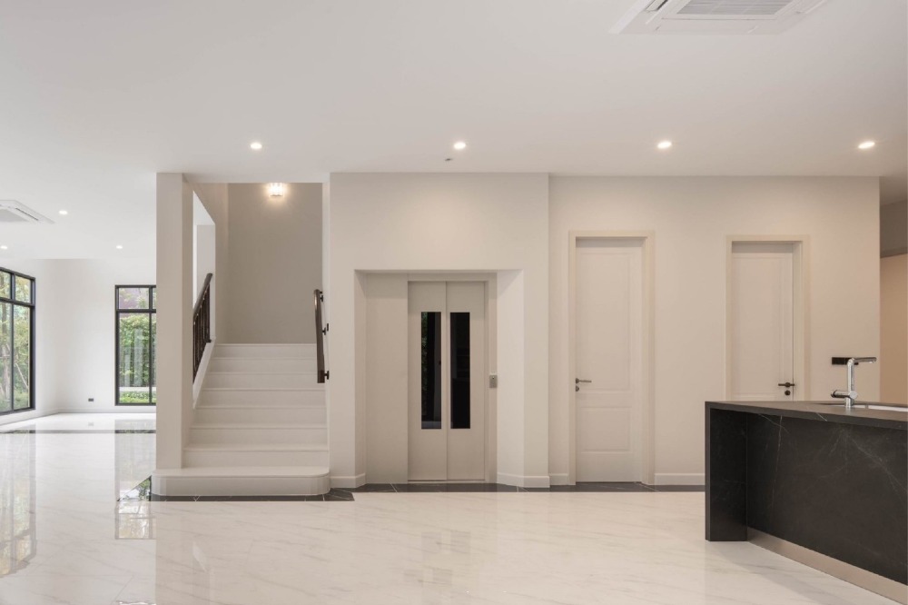 For SaleHousePattanakan, Srinakarin : Luxury House For Sale Cinq Royal Krungthep Kreetha