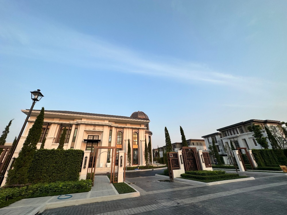 For SaleHousePattanakan, Srinakarin : Luxury House For Sale Cinq Royal Krungthep Kreetha