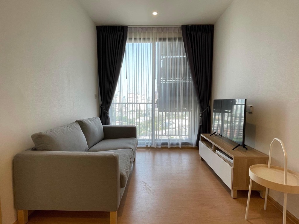 ให้เช่าคอนโดสุขุมวิท อโศก ทองหล่อ : Pet-Friendly For rent Maru Ekkamai 2 bedrooms high floor good location