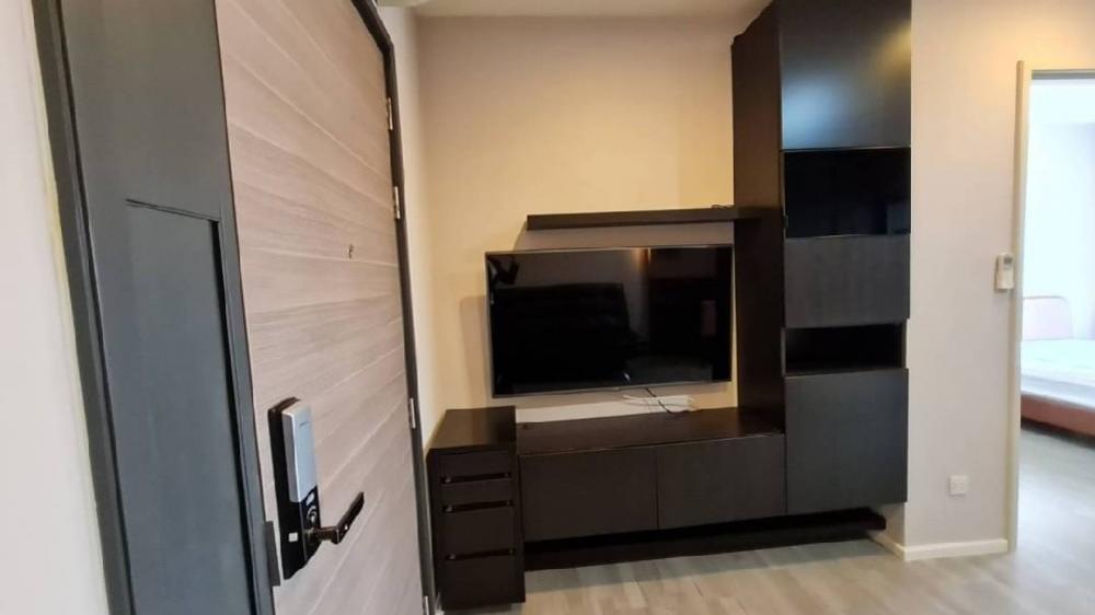 For RentCondoSathorn, Narathiwat : 📌📌 Condo for rent, The Room Sathorn St. Louis, 24th floor, size 35 sq m., 1 bedroom, 1 bathroom, rental price 16,000 for rent with furniture, sofa, bed, built-in kitchen set, complete set of appliances, TV, refrigerator, stove electric, hood, digital door