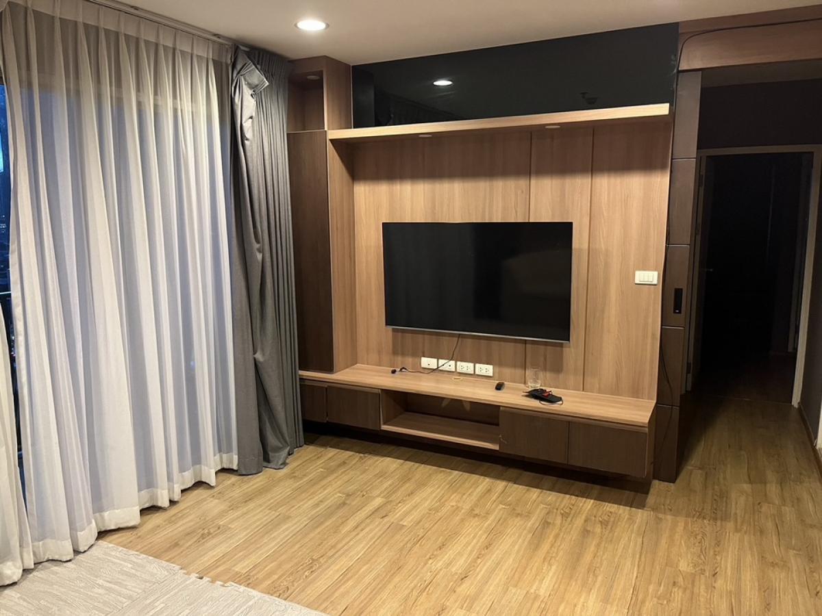 For RentCondoSathorn, Narathiwat : 👉 Let's rent a condo Fusechan-Sathorn With furniture, complete set of electrical appliances 🔸Rent price : 12,000baht 🔸Size : 35 Sqm.🔸The room is fully furnished 🔸Full set of electrical appliances 🔈Call : 098-6562964 Thank you in advance.