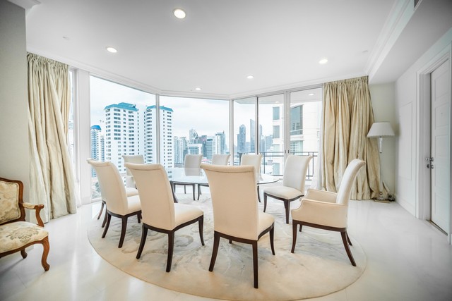 ให้เช่าคอนโดสุขุมวิท อโศก ทองหล่อ : For Rent Royce Private Residences Penthouse (รอย์ช ไพรเวท เรสซิเดนซ์ส) - สุขุมวิท 31