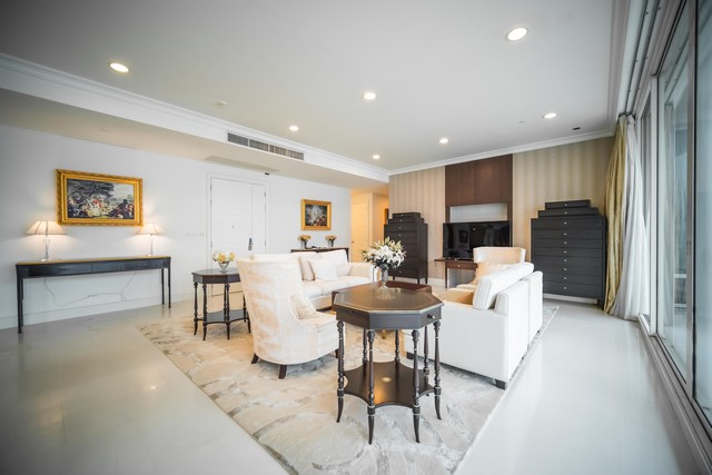 ให้เช่าคอนโดสุขุมวิท อโศก ทองหล่อ : For Rent Royce Private Residences Penthouse (รอย์ช ไพรเวท เรสซิเดนซ์ส) - สุขุมวิท 31