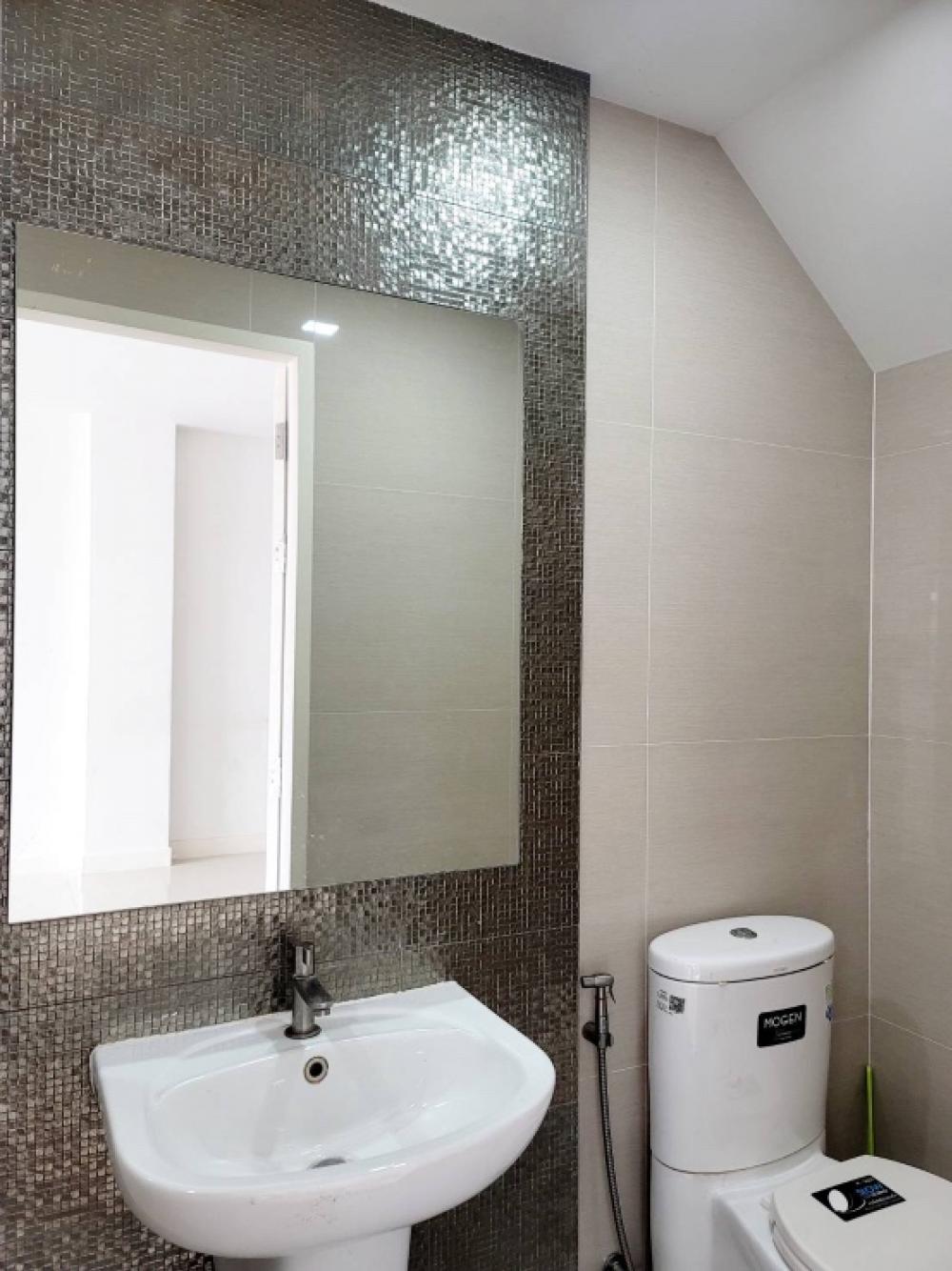 ให้เช่าโฮมออฟฟิศพระราม 2 บางขุนเทียน : 📣ให้เช่าอาคารพาณิชย์ 3 ชั้นครึ่ง โครงการ The Blisz@ Twenty Five ดาวคะนอง - พระราม 2 🏘️ ถ.พระราม2 ซอย23 ✅ สภาพดี เหมาะทำออฟฟิศหรือพักอาศัย ราคาเพียง 32,000/เดือน📌