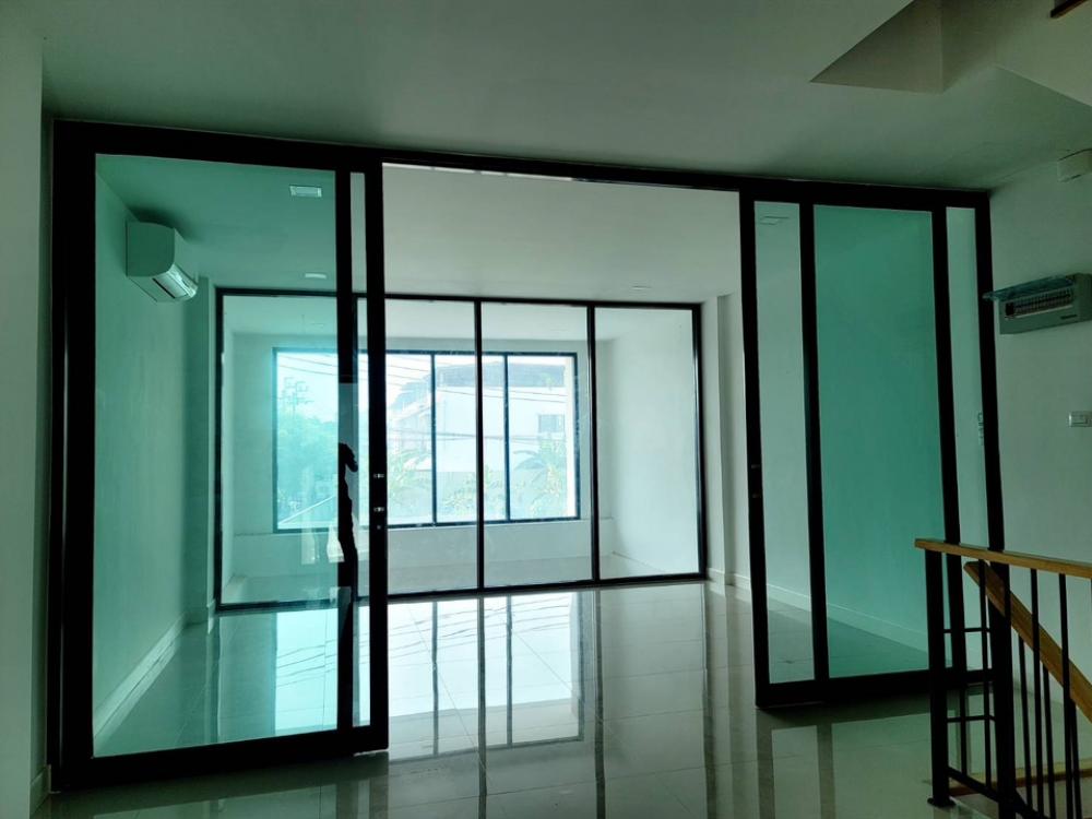 ให้เช่าโฮมออฟฟิศพระราม 2 บางขุนเทียน : 📣ให้เช่าอาคารพาณิชย์ 3 ชั้นครึ่ง โครงการ The Blisz@ Twenty Five ดาวคะนอง - พระราม 2 🏘️ ถ.พระราม2 ซอย23 ✅ สภาพดี เหมาะทำออฟฟิศหรือพักอาศัย ราคาเพียง 32,000/เดือน📌