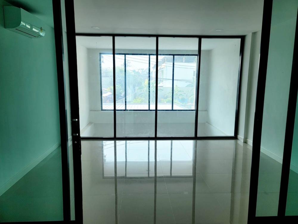 ให้เช่าโฮมออฟฟิศพระราม 2 บางขุนเทียน : 📣ให้เช่าอาคารพาณิชย์ 3 ชั้นครึ่ง โครงการ The Blisz@ Twenty Five ดาวคะนอง - พระราม 2 🏘️ ถ.พระราม2 ซอย23 ✅ สภาพดี เหมาะทำออฟฟิศหรือพักอาศัย ราคาเพียง 32,000/เดือน📌