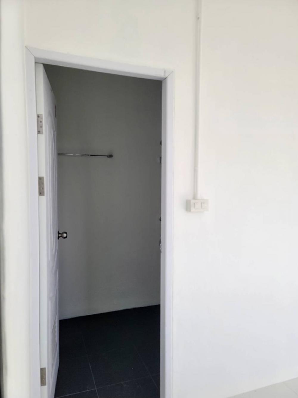 ให้เช่าโฮมออฟฟิศพระราม 2 บางขุนเทียน : 📣ให้เช่าอาคารพาณิชย์ 3 ชั้นครึ่ง โครงการ The Blisz@ Twenty Five ดาวคะนอง - พระราม 2 🏘️ ถ.พระราม2 ซอย23 ✅ สภาพดี เหมาะทำออฟฟิศหรือพักอาศัย ราคาเพียง 32,000/เดือน📌