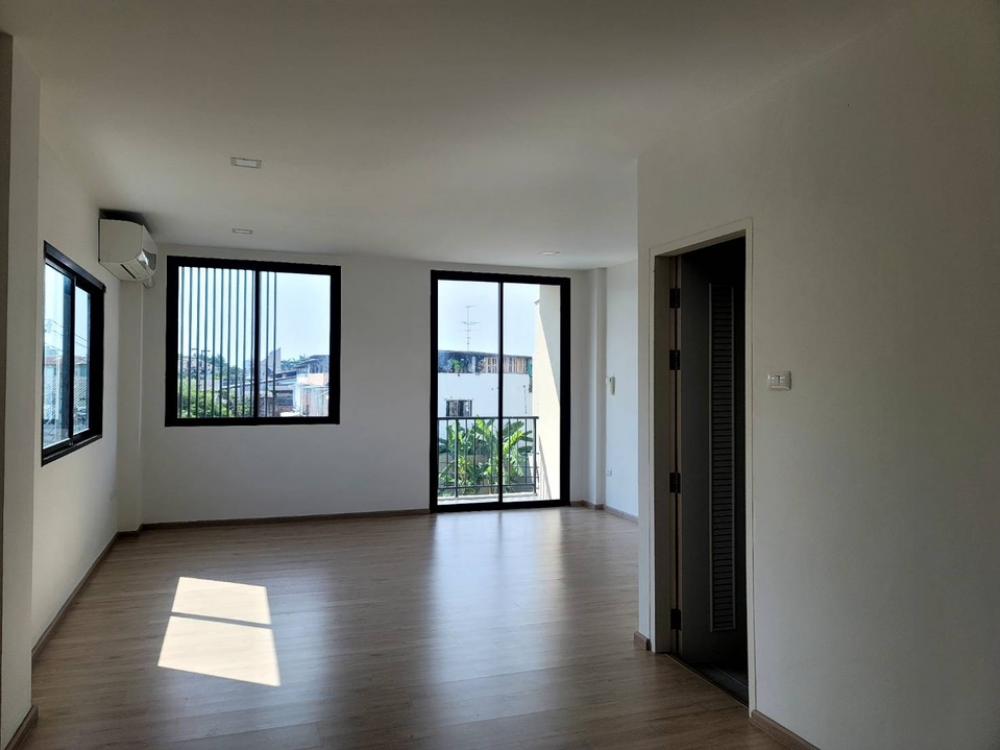 ให้เช่าโฮมออฟฟิศพระราม 2 บางขุนเทียน : 📣ให้เช่าอาคารพาณิชย์ 3 ชั้นครึ่ง โครงการ The Blisz@ Twenty Five ดาวคะนอง - พระราม 2 🏘️ ถ.พระราม2 ซอย23 ✅ สภาพดี เหมาะทำออฟฟิศหรือพักอาศัย ราคาเพียง 32,000/เดือน📌