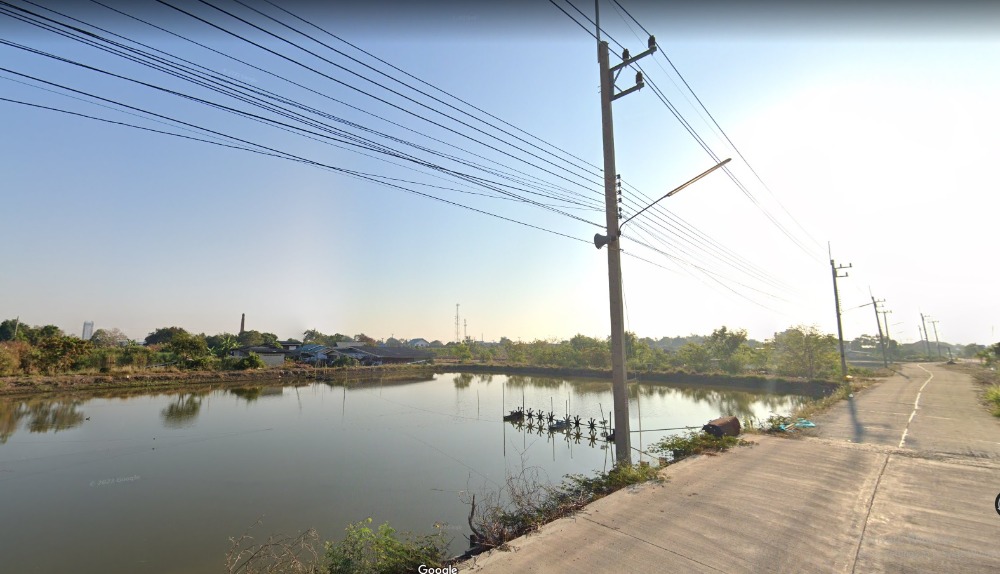 For SaleLandChachoengsao : Land for sale 61 rai and 55 rai in Soi Wat Hom Sin Bangna-Trad Road, km. 34, is orange colored according to the new EEC plan.
