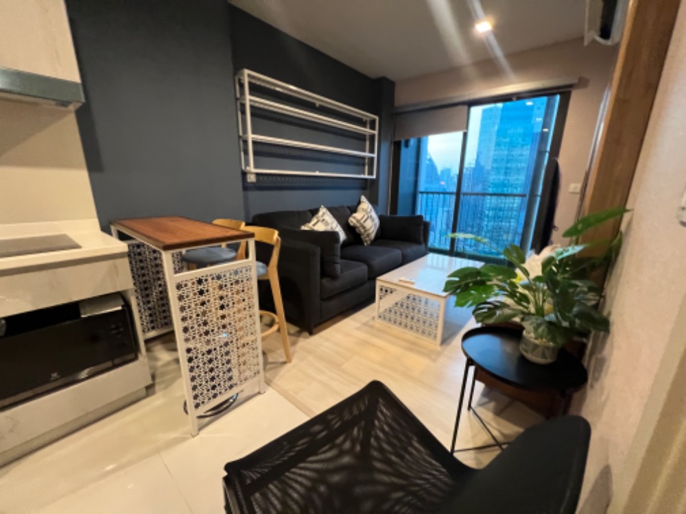 ให้เช่าคอนโดวิทยุ ชิดลม หลังสวน : for rent Life one wireless special deal !! big size nice room 🌈❤️