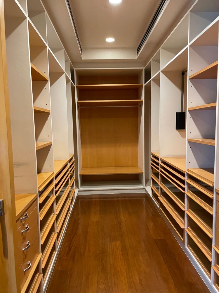 For RentHousePattanakan, Srinakarin : Luxury 7bedroom house for rent