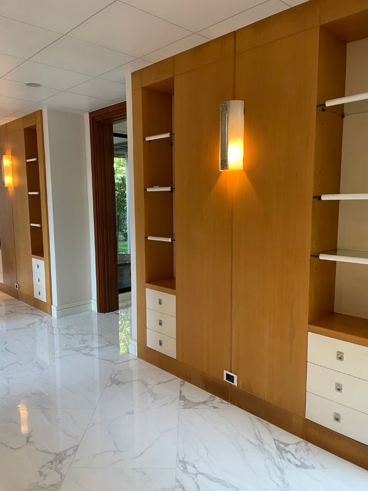 For RentHousePattanakan, Srinakarin : Luxury 7bedroom house for rent