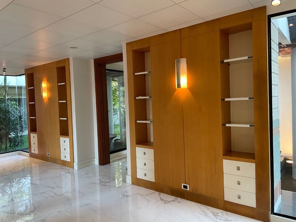 For RentHousePattanakan, Srinakarin : Luxury 7bedroom house for rent