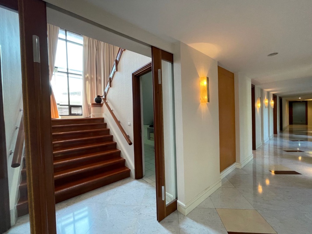 For RentHousePattanakan, Srinakarin : Luxury 7bedroom house for rent