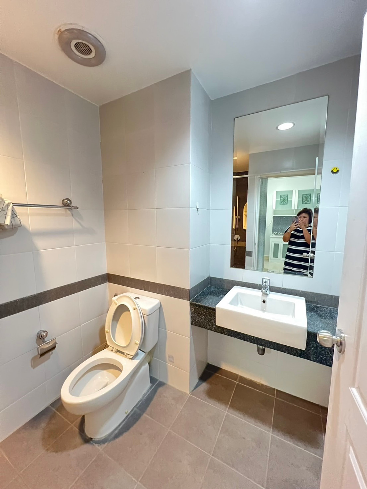 ให้เช่าคอนโดพระราม 9 เพชรบุรีตัดใหม่ RCA : 🏢 ให้เช่าคอนโด เอ สเปซ อโศก-รัชดา ตึก Y ชั้น 3 พร้อมอยู่ 15 เมษา / 11,000 บาท