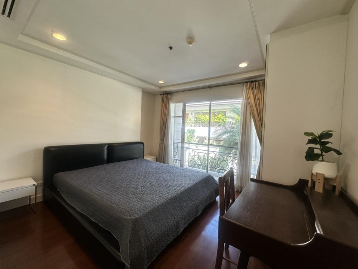For RentCondoSukhumvit, Asoke, Thonglor : Special price, rooms available from November 10, 2024 onwards, 2 bedrooms, fully furnished, tree view in the project