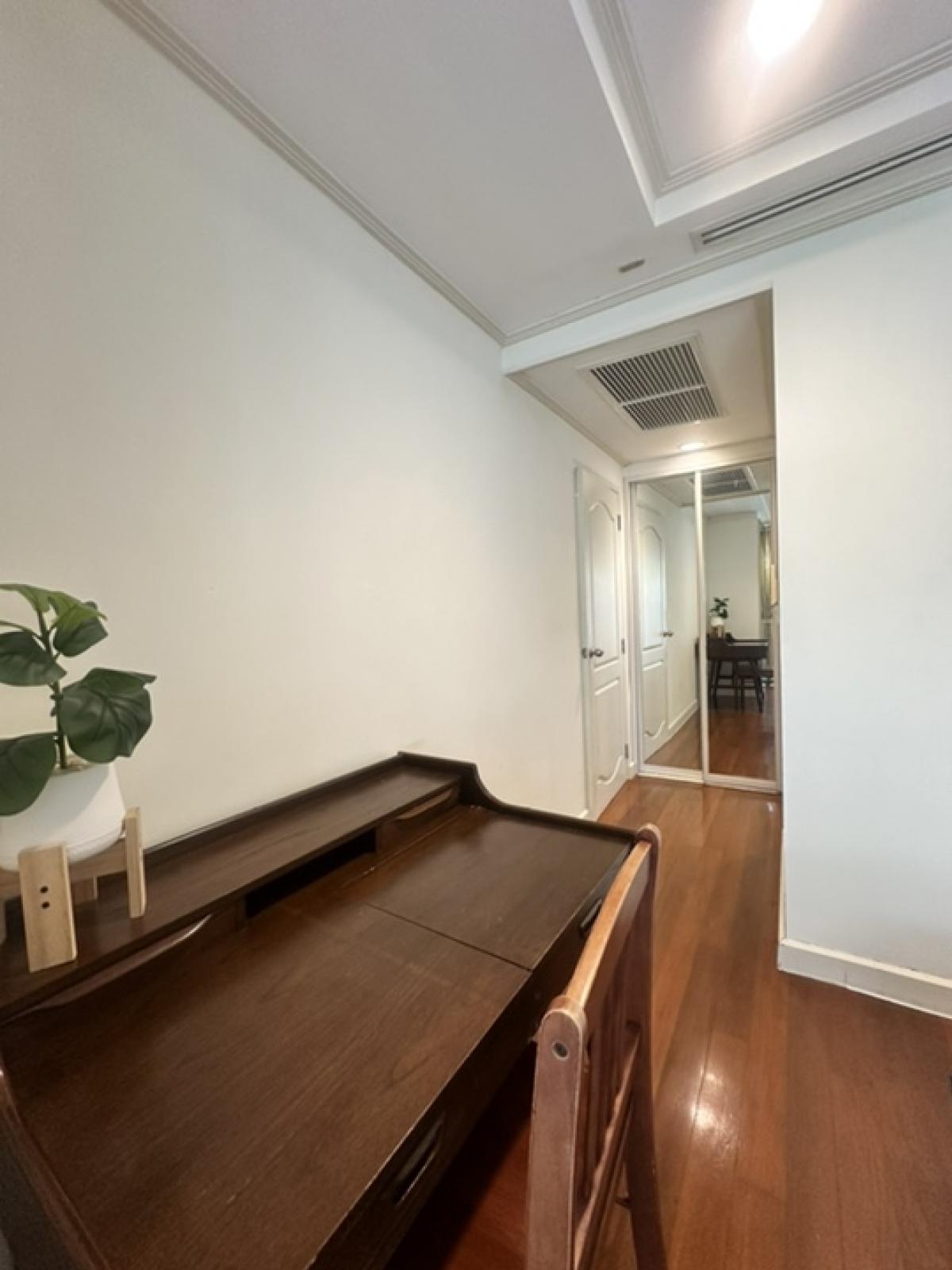 For RentCondoSukhumvit, Asoke, Thonglor : Special price, rooms available from November 10, 2024 onwards, 2 bedrooms, fully furnished, tree view in the project