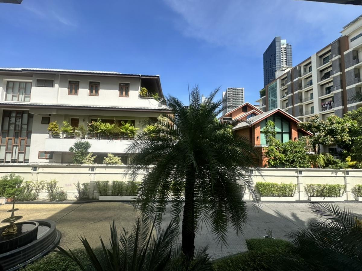 For RentCondoSukhumvit, Asoke, Thonglor : Special price, rooms available from November 10, 2024 onwards, 2 bedrooms, fully furnished, tree view in the project