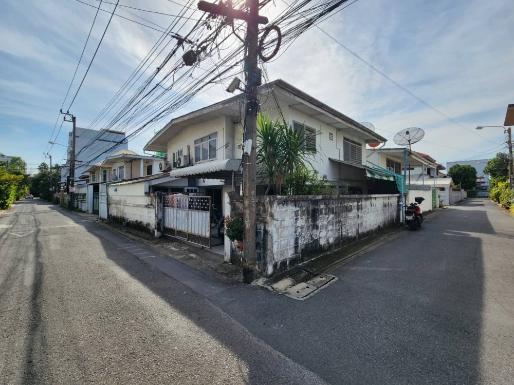 ขายบ้านรัชดา ห้วยขวาง : ขายบ้านเดี่ยว 2 (หลังติด - หลังมุม) โซนรัชดา - ลาดพร้าว ใกล้ MRT สุทธิสาร เพียง 3 นาที