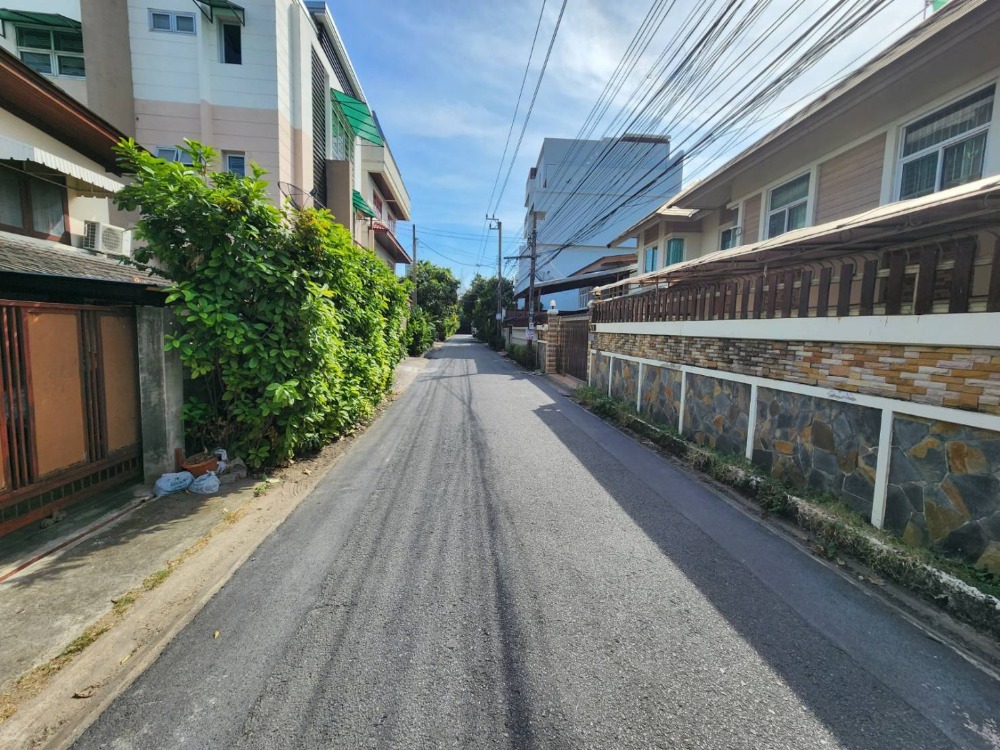 ขายบ้านรัชดา ห้วยขวาง : ขายบ้านเดี่ยว 2 (หลังติด - หลังมุม) โซนรัชดา - ลาดพร้าว ใกล้ MRT สุทธิสาร เพียง 3 นาที