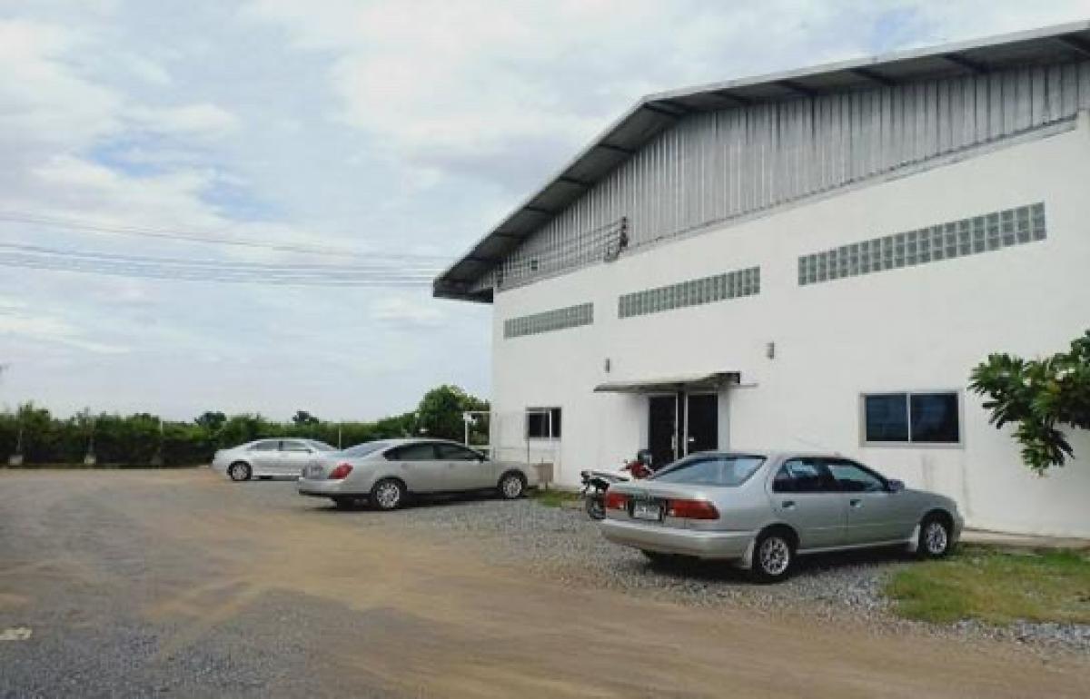 For SaleFactoryChachoengsao : Selling furniture factory business, Suwinthawong Road, Klong Udom Chonchon Subdistrict, Mueang District, Chachoengsao Province
