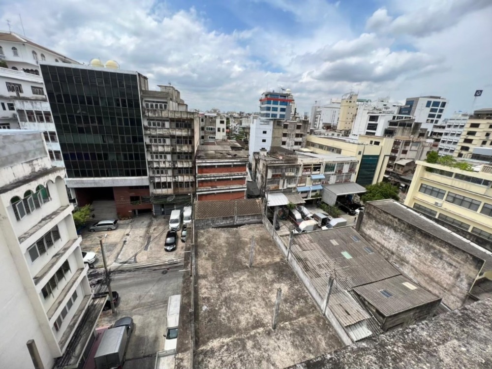 ขายอาคารพาณิชย์เยาวราช บางลำพู : ขายถูกตึก 2 คูหา แปลงมุม 350 เมตรถึงท่าเรือราวงศ์ พท . 54 ตร.ว. 9.00 x 24.00 ด้านหน้า 4 ชั้น รวมดาดฟ้า ด้านหลัง 7 ชั้น รวมดาดฟ้า บนถนน ทรงวาด แหล่งธุรกิจ ทำเลดี เหมาะค้าขาย ME-060